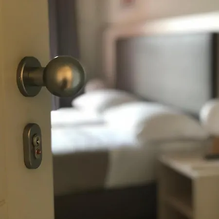 Hotel Nadar 3*